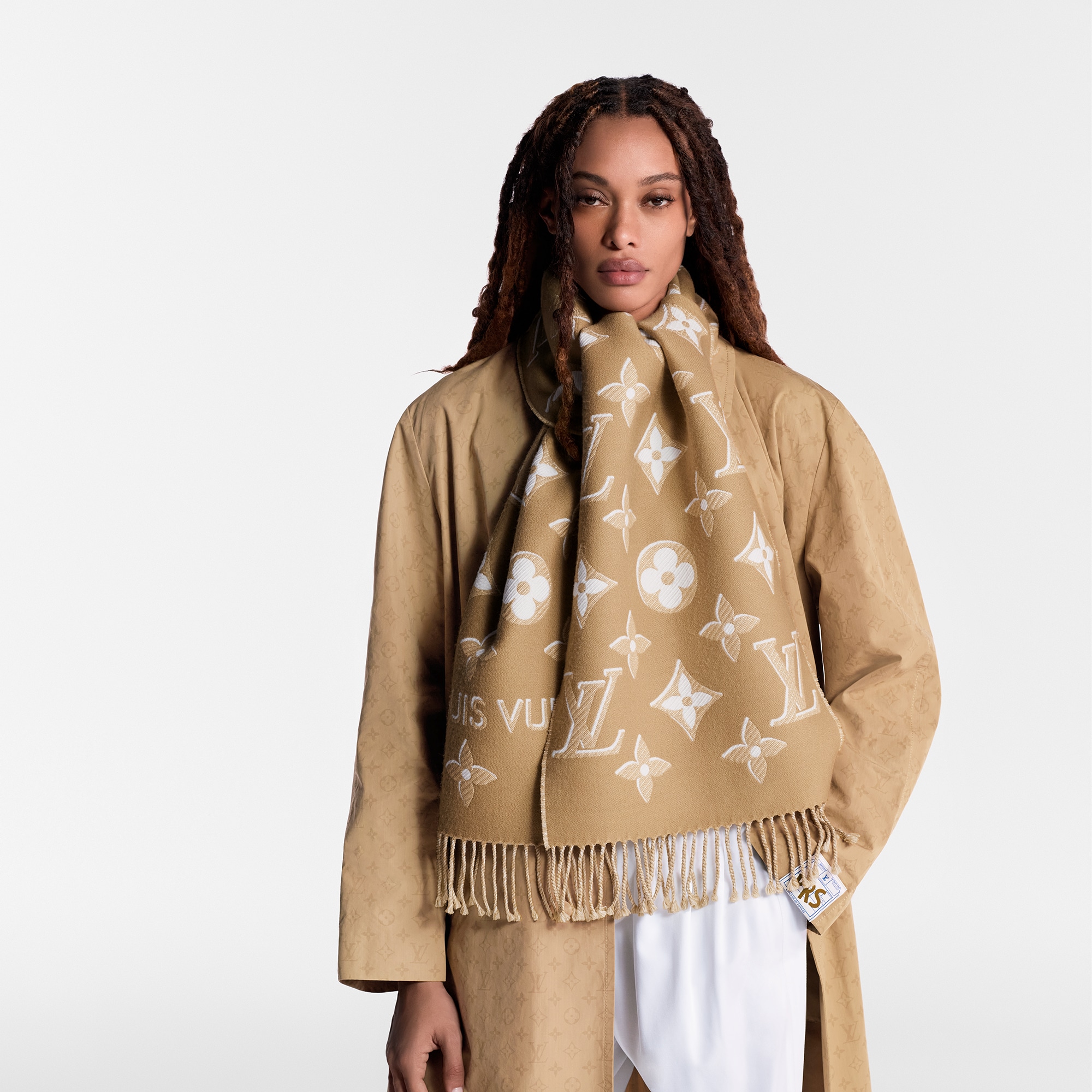 LV Essential Shine Scarf S00 - Accessories | LOUIS VUITTON